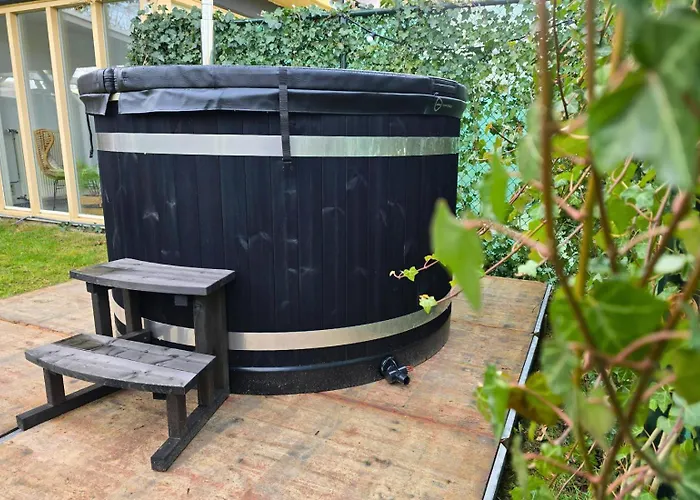 Wellness Voor 6 Personen Incl Sauna & Hottub * מירסן